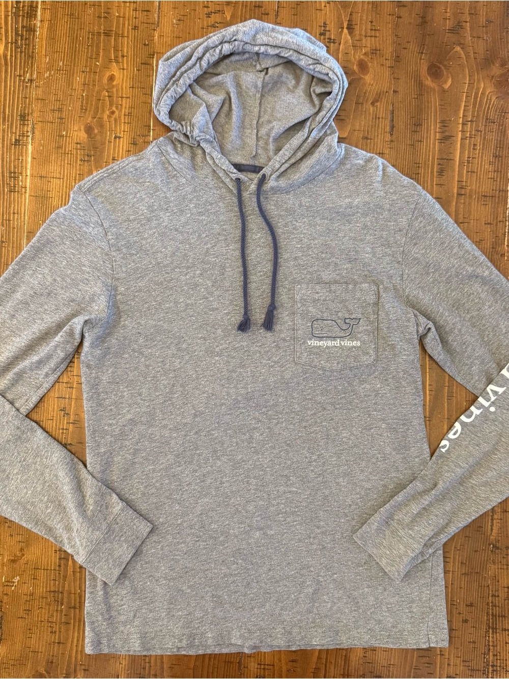 Vineyard Vines Hooded Long Sleeve Gray with Logo EUC Size Small